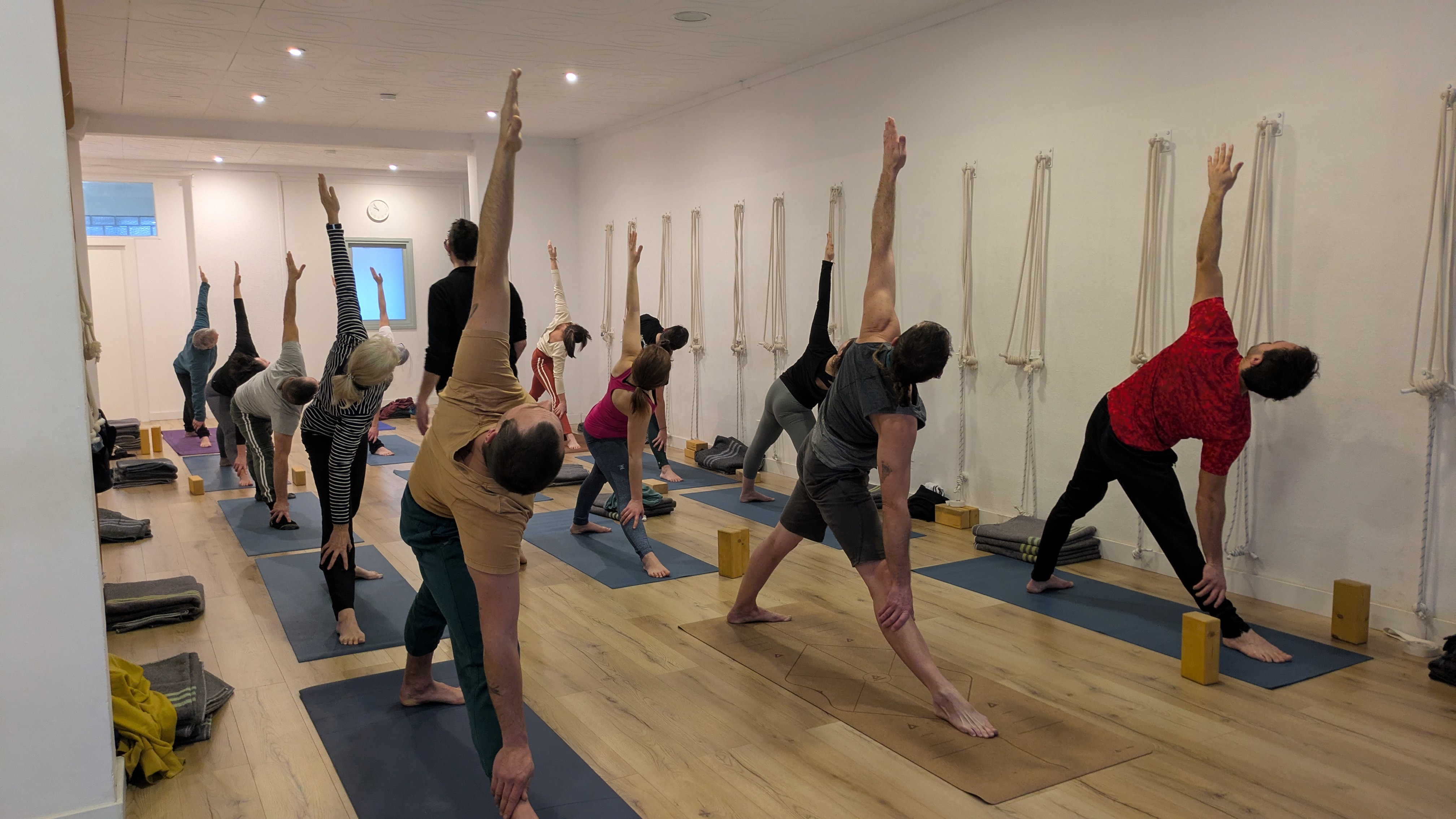 Classe de Yoga Iyengar al Centre de Yoga Mauna